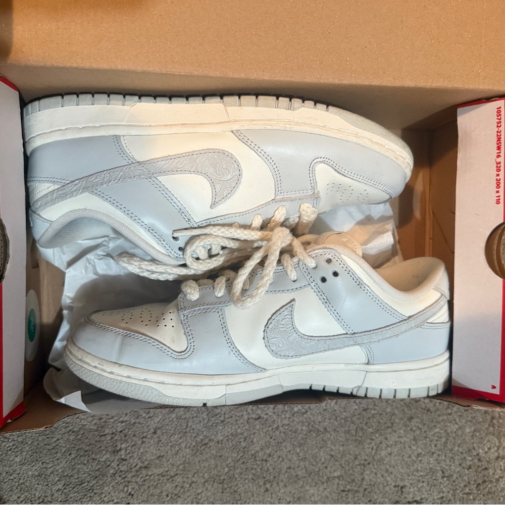 Nike Women’s Dunks
